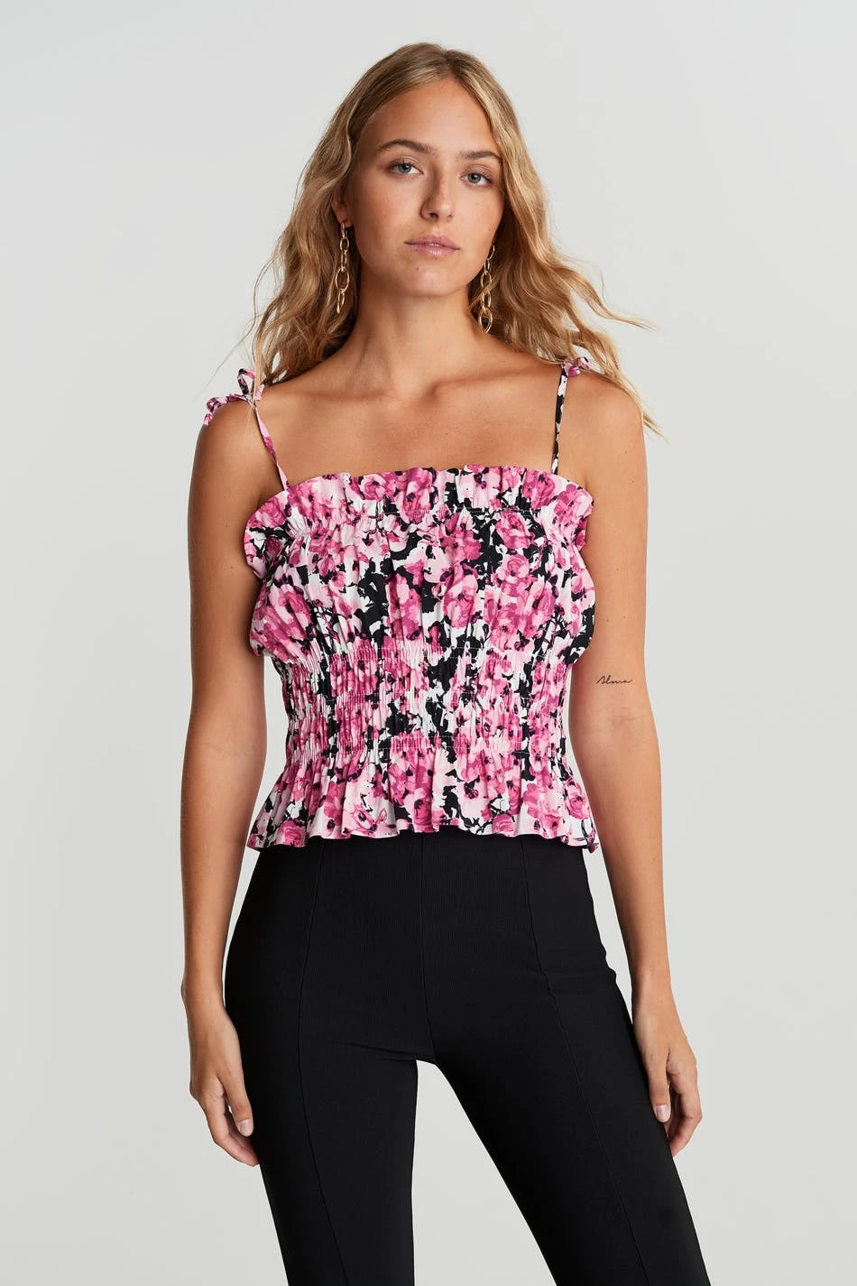 Gina Tricot Poplin Smock Singlet Aop 1 Gina Tricot Poplin Smock Singlet Aop