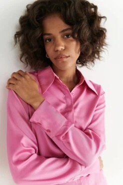 Gina Tricot Saga Shirt Wild Orchid 3 Gina Tricot Saga Shirt Wild Orchid -Crop Partywear Sales 17675358602