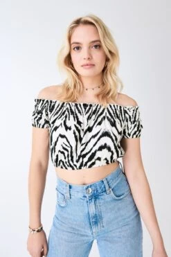 Gina Tricot Ammi Off Shoulder Top Zebra Ikat